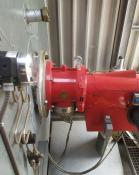 Palnik na gaz ziemny, płynny lub biogaz podłączony do kotła wodnego wysokotemperaturowego